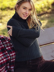 Supermodel Jewel in November - Pics