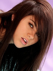 Shyla Jennings - is a young brunette with a babydoll face - Pics