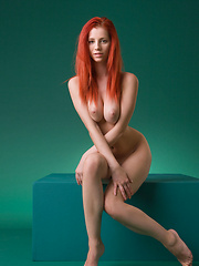 Redhead babe Ariel - Pics