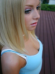 Blonde tease Skye loves to tease with her perky teenage tits and her tight round perfect ass outdoors - Pics