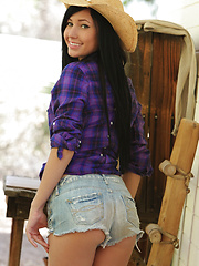 Saddle up boys! Cowgirl Catie Minx is looking for something big to ride tonight! - Pics