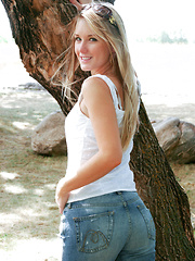 If grandma knew what Jewel was doing in the woods - Pics