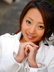 Hot girl You Shiraishi poses outdoor in coat - Pics