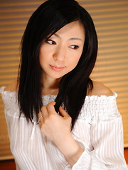 Emiko Koike teases in white lingerie on bed - Pics