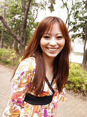 Cute Shiho Goto exposes her undies in public - Pics