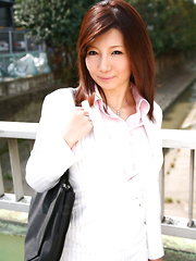 Sweet Sayuri Mikami poses in business suit - Pics
