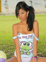 We love when Karla takes her top off - Pics