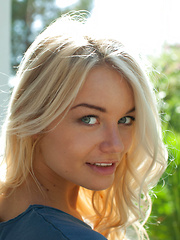 Vanessa J. - MANITA - Pics