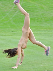 Sporty Green Girl - Pics