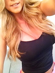 Gisele shares her private collection of camera phone pictures - Pics
